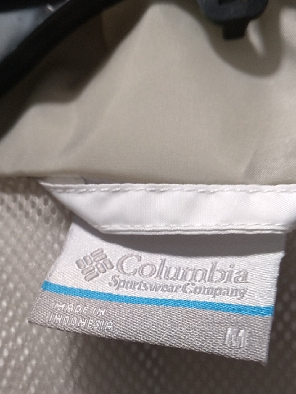Columbia Women's White And Flint Gray Waterproof Outdoor Jacket - Picture 4 of 11